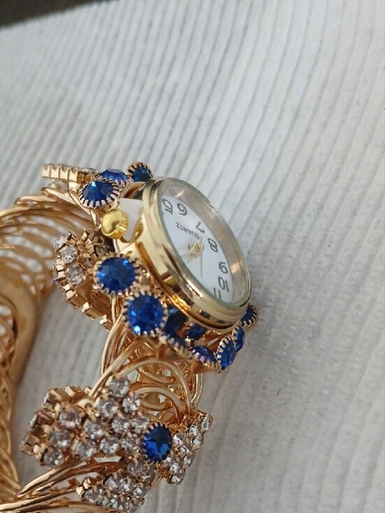Gold-Tone Blue Crystal Women\'s Bracelet Watch